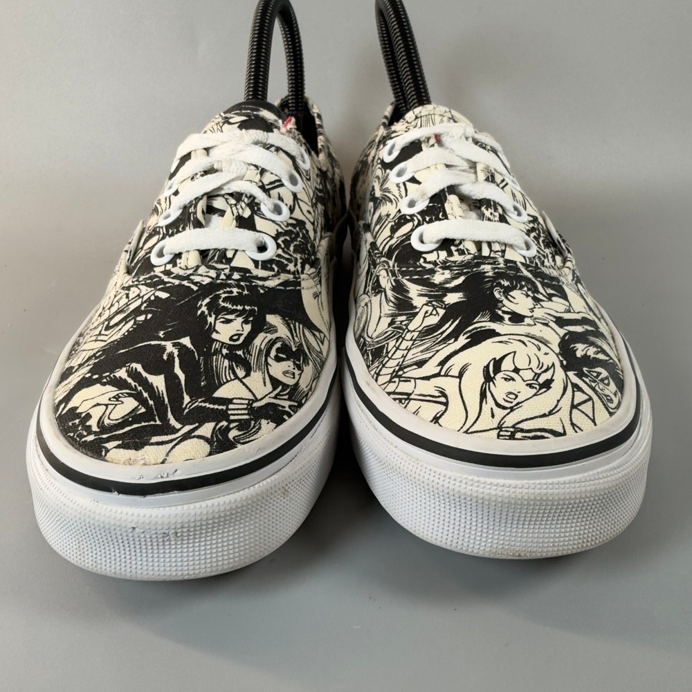 Vans Authentic Marvel Womens 7 Skate Shoes Low Lace Sneakers Superhero All‎ Over - Picture 2 of 16
